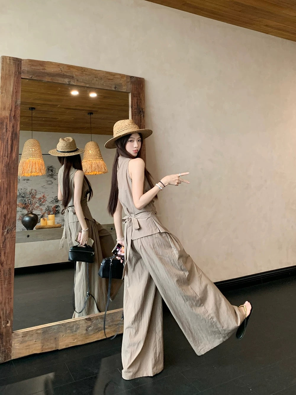 Fashion temperament suit design niche cross waist round neck vest women summer loose casual pants two-piece suit