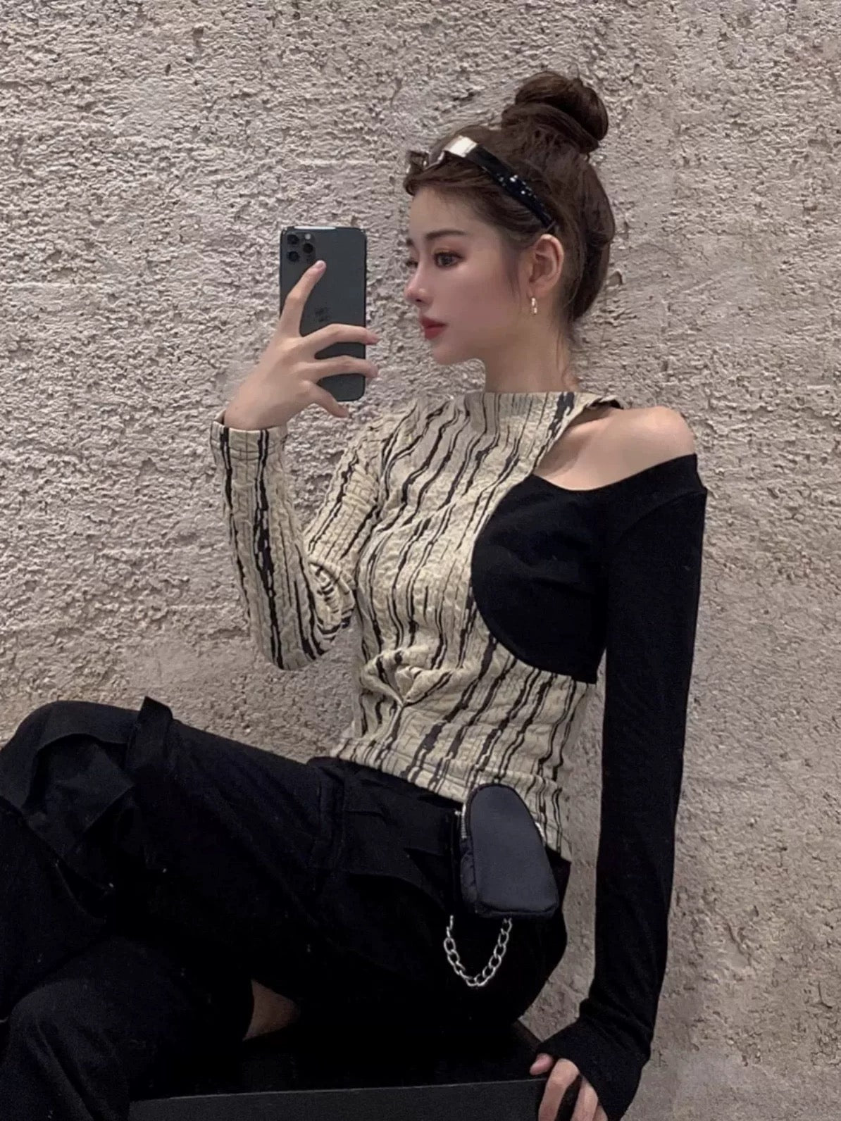 Pure and lusty, early spring design, slimming, clavicle-exposing sexy top, fake two-piece patchwork waist bottoming shirt