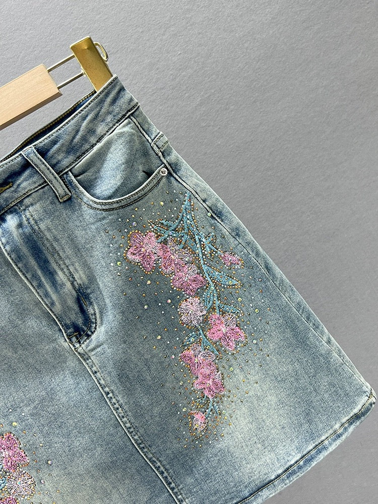 Embroidered denim skirt for women 2023 summer new high-waist slim ins versatile hot diamond a-line skirt short skirt trendy