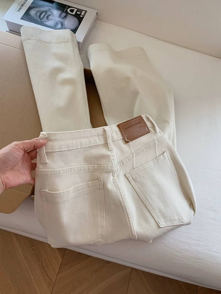 White high-waisted cropped jeans, wide-leg, loose fit, cigarette cut, slim fit, straight leg, baguette style, women's petite women's trousers.