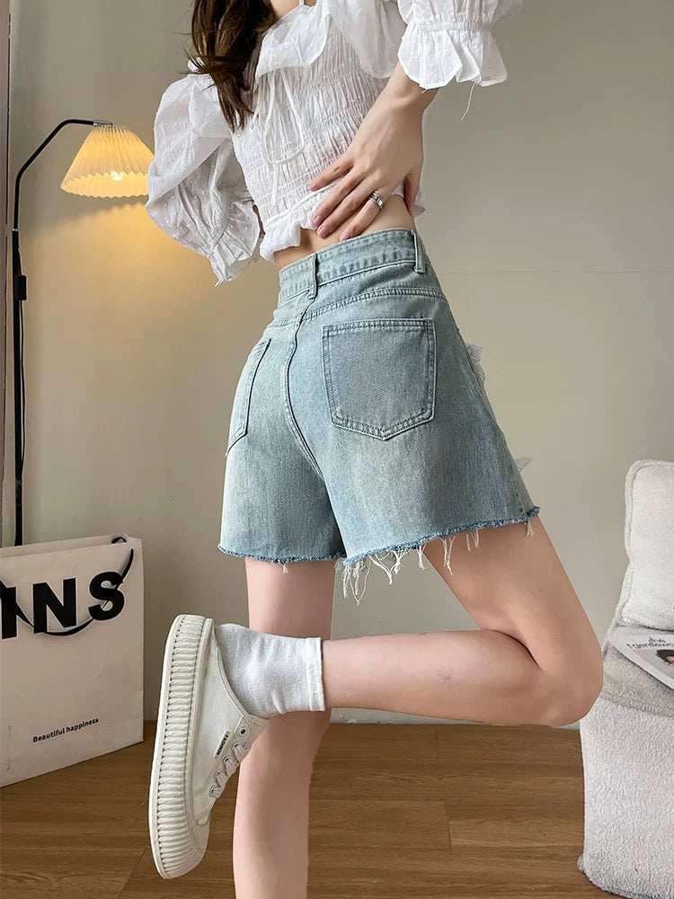 Raw edge denim shorts for women summer 2025 new three-dimensional butterfly embroidery design wide-leg shorts hot pants