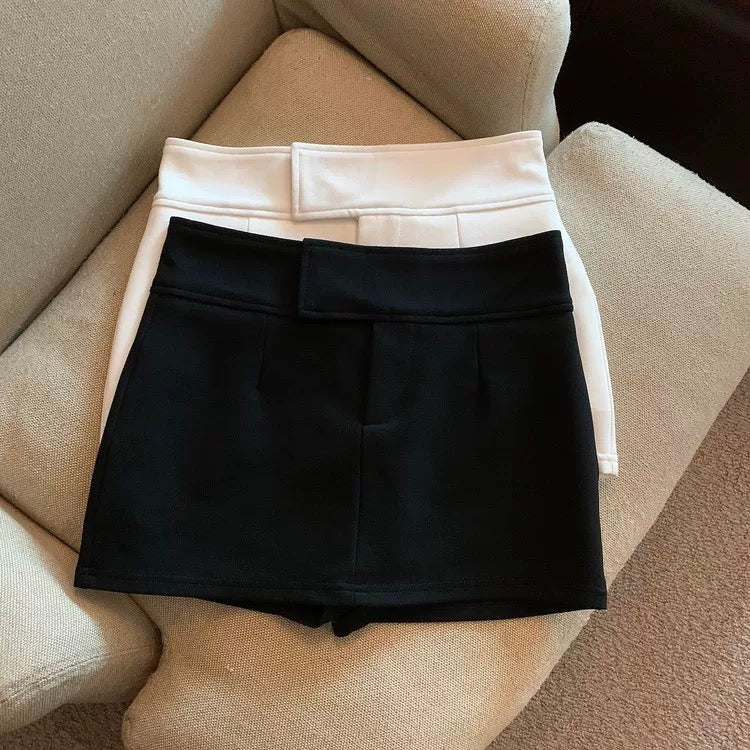 Jade Closet direct store recommendation ~ high-end pure desire style hot girl anti-exposure high waist fashionable half-length pants skirt