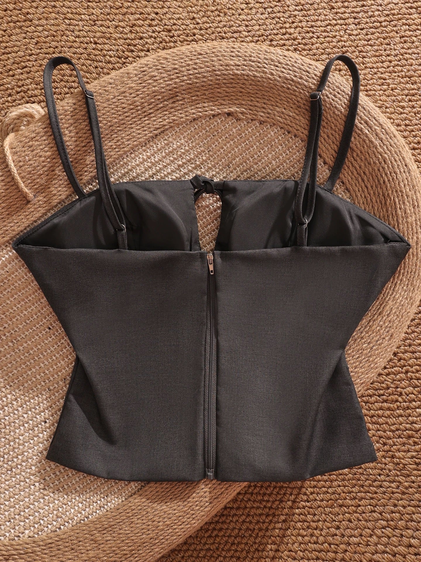 Sweet and cool gray sexy girl outerwear hollowed-out camisole tank top with bra padding, short design, niche style top