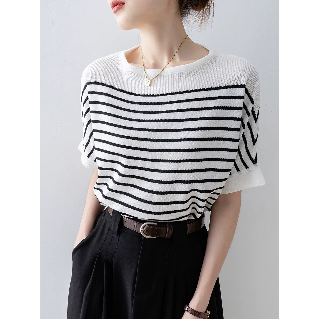 Navy striped bat sleeve sweater for women 2024 new summer black round neck short-sleeved T-shirt top
