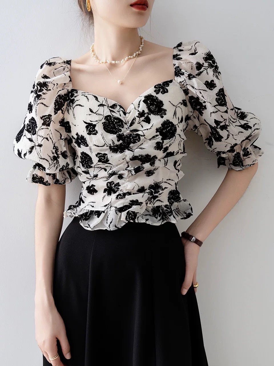 Chiffon shirt women's clothing 2025 new hot style summer short style temperament shirt design niche floral short-sleeved top