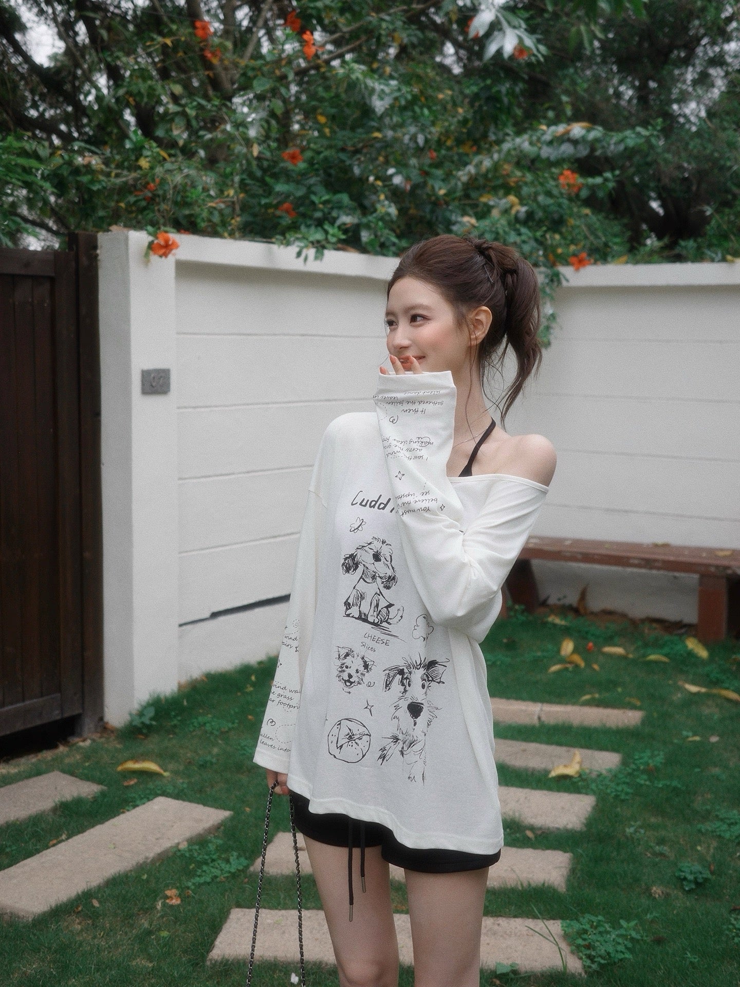 Xie Burou White Printed Off-Shoulder Thin Long-Sleeve T-Shirt Women's Spring/Summer Lazy Loose Casual Versatile Off-Shoulder Top