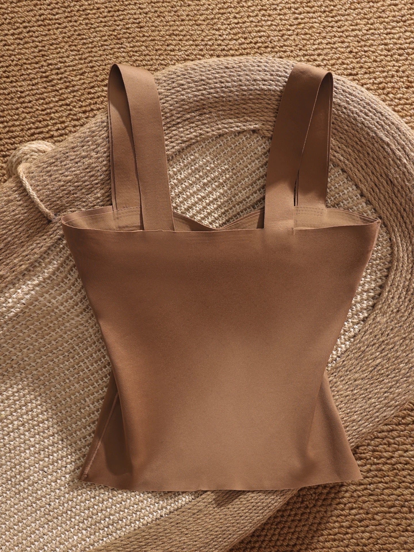 Sexy and uniquely designed new camisole for women, slim fit, elegant and versatile, perfect for layering.
