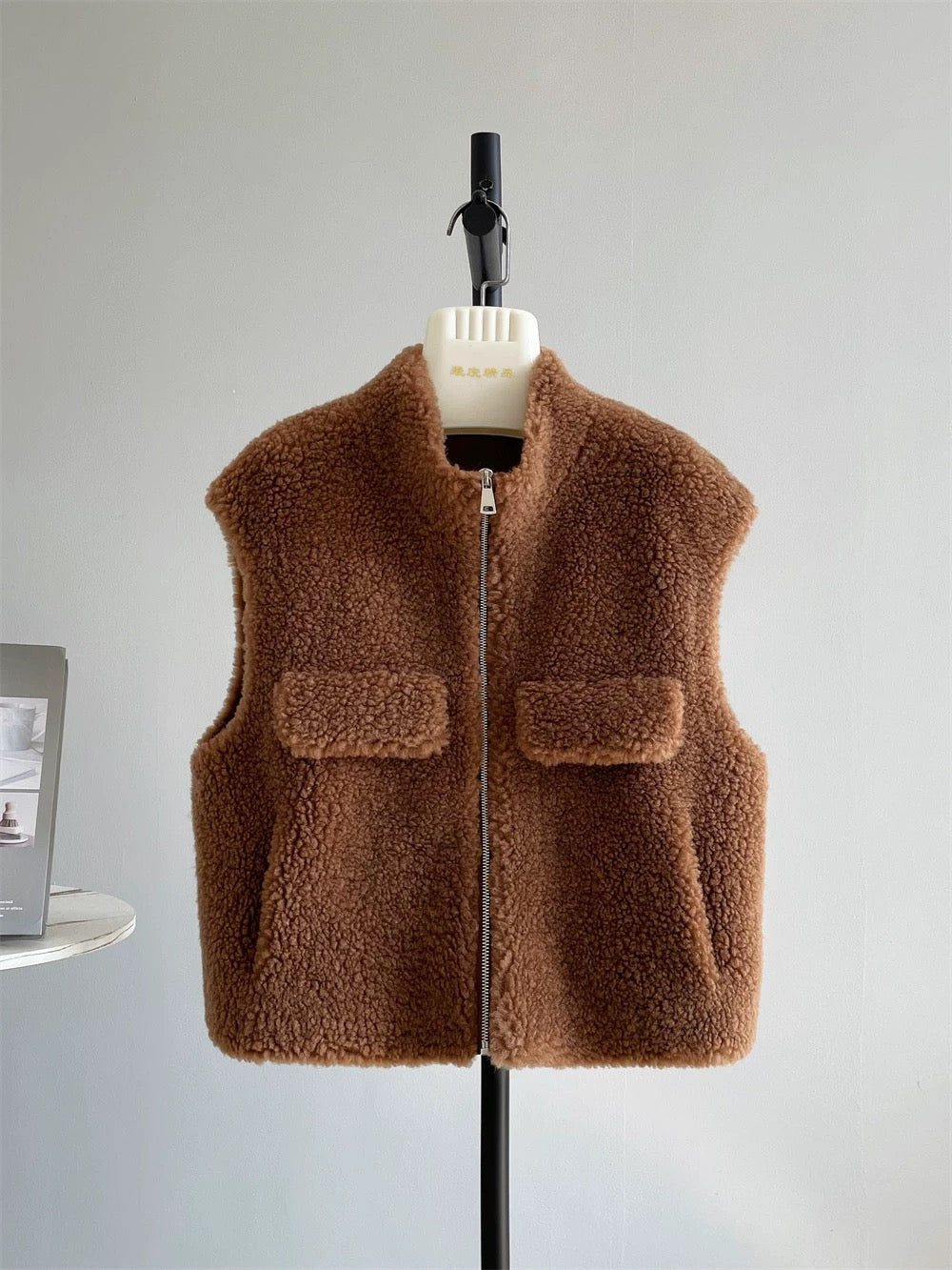 Xiaoqiao same style sheep shearling 2025 winter new thick grain fur one-piece shoulder zipper vest vest female B119