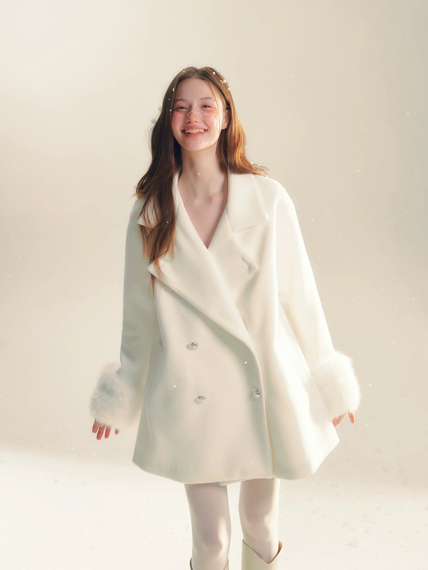 RECIT White Heiress Wool Coat Women's Winter Loose-fitting High-end Stand Collar Short Wool Coat