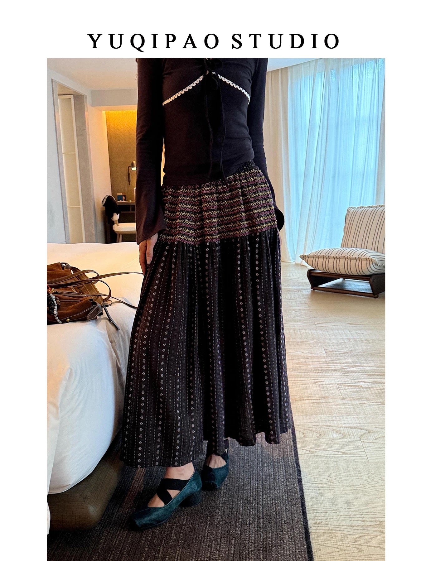 Plus-size women's retro brown midi skirt, high-waisted, A-line, color-blocked striped long skirt, perfect for autumn and winter, concealing hips.