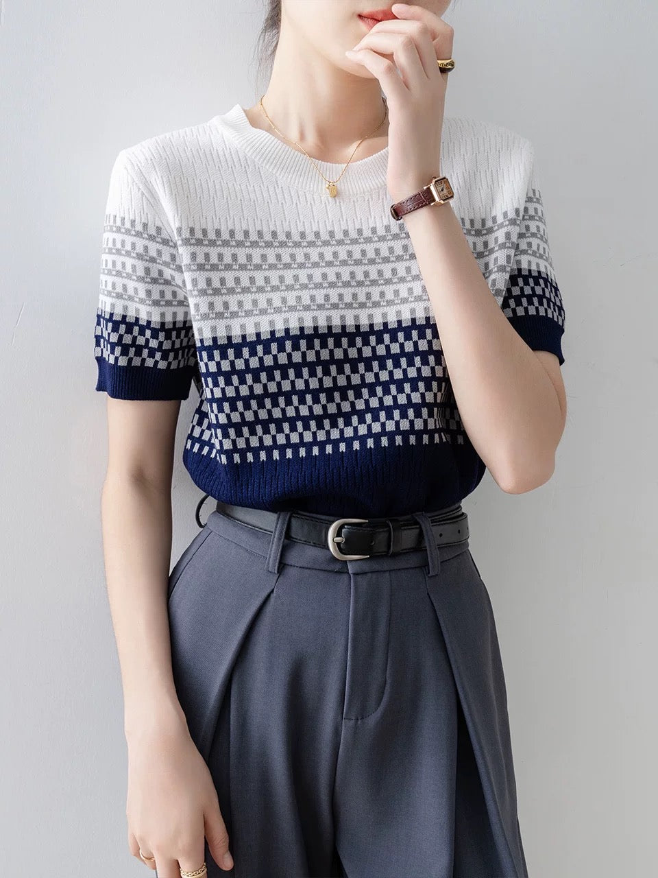 2024 new summer women's thin blue round neck striped sweater with French high-end short-sleeved top