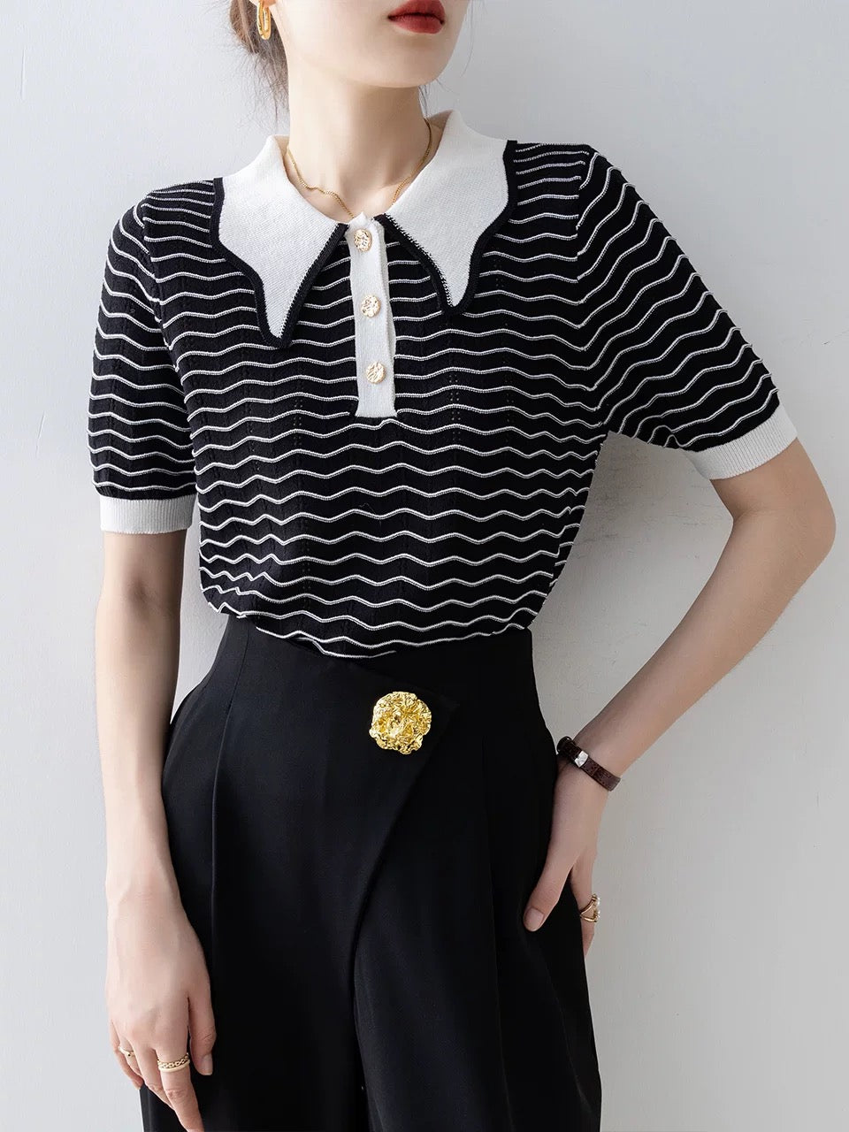 Black Polo collar short-sleeved ice silk sweater for women 2024 new summer wear thin striped design top