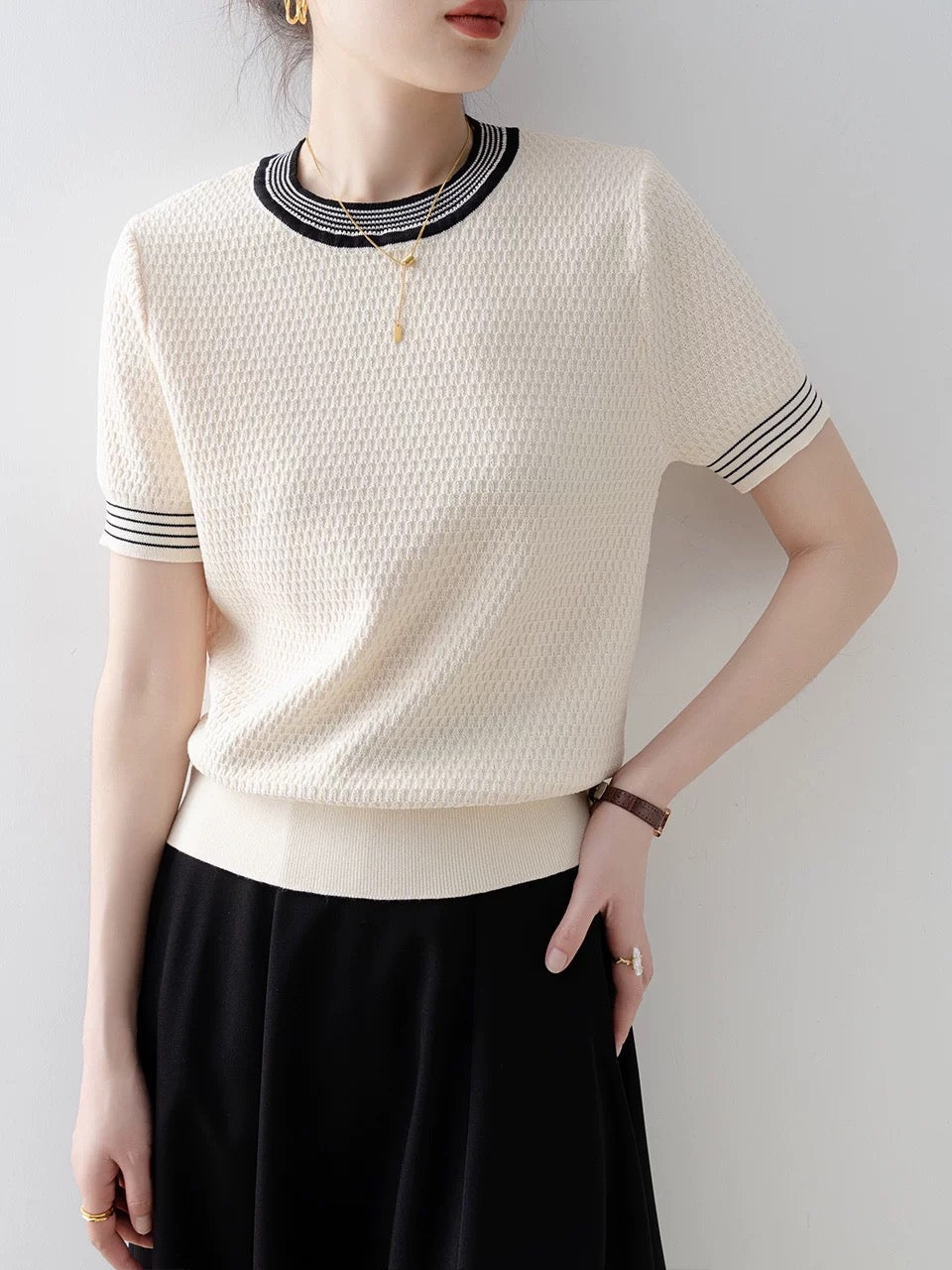 2025 Summer New Women's Temperament Knitted Sweater Apricot Loose Round Neck Pullover Design Short Sleeve T-shirt Top
