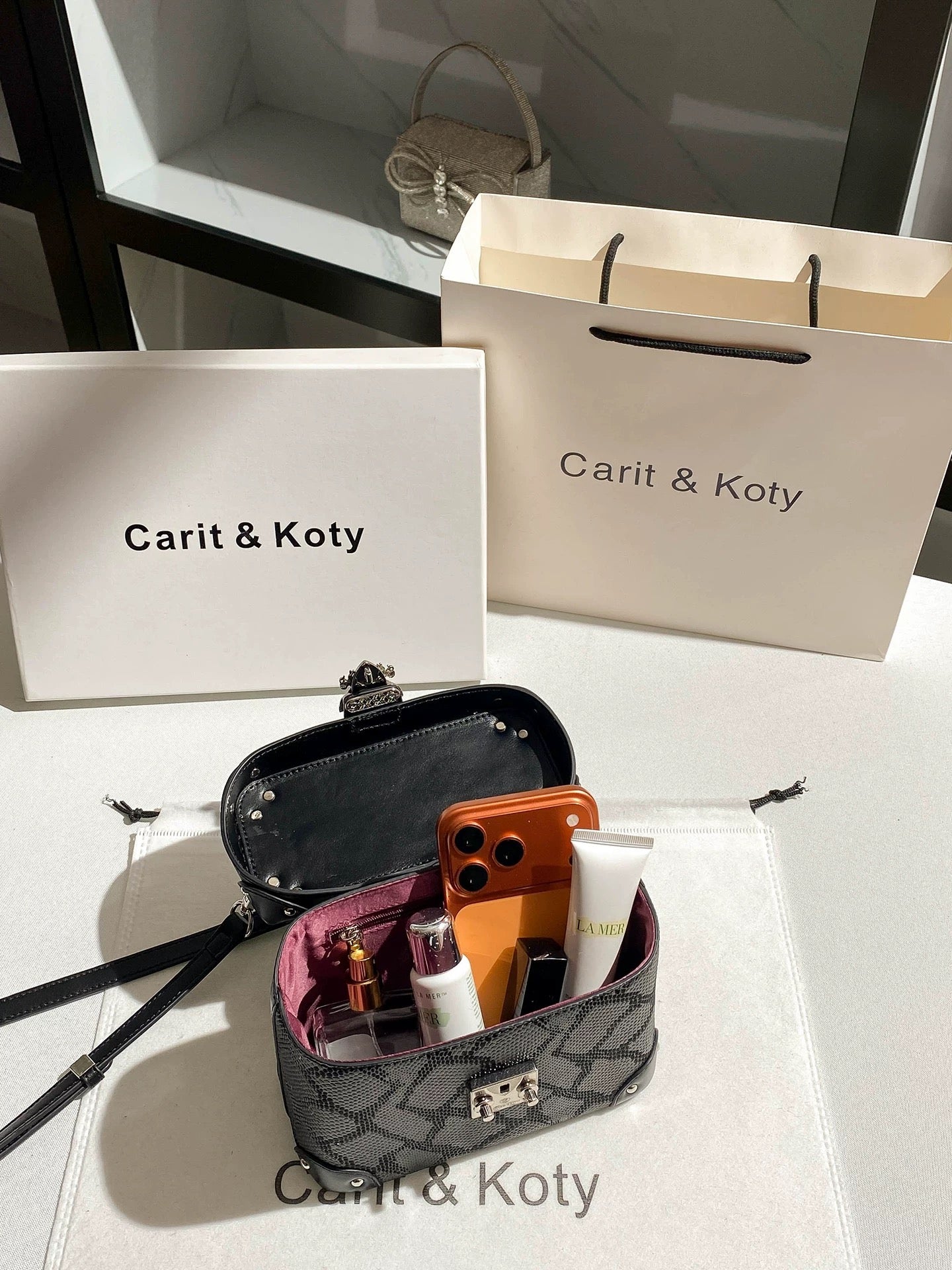 Carit Koty niche design snakeskin box bag for women, 2025 Fall/Winter new style, high-end handbag/crossbody bag.