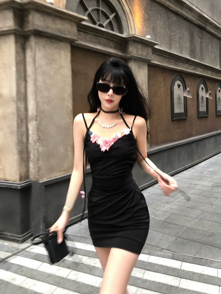 Aunt Barbie's holiday style suspender dress for women new summer French pure lust hot girl flower halter neck hip skirt