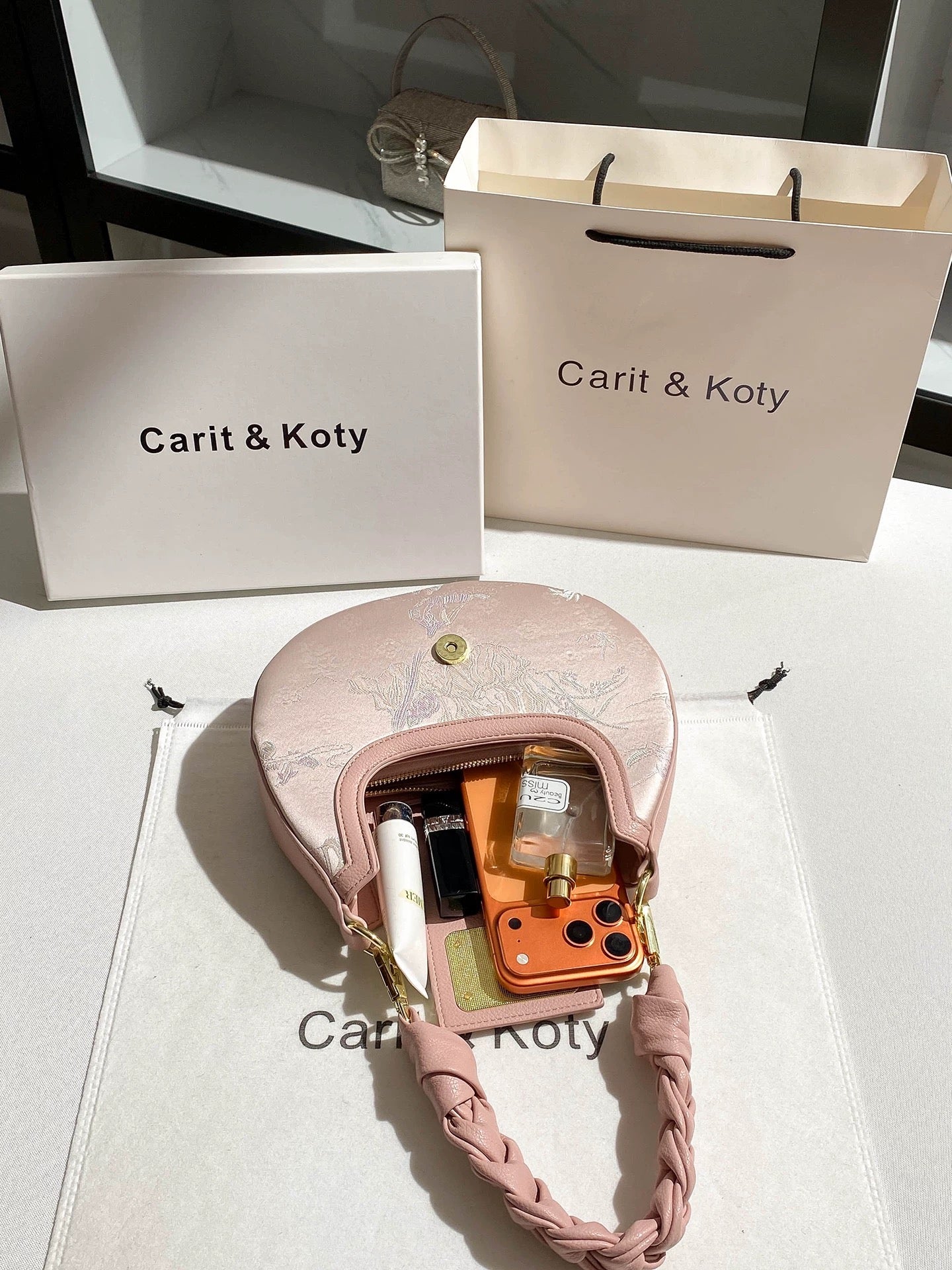 Carit Koty French Embroidered Crescent Moon Underarm Bag for Women, 2025 Autumn/Winter New High-End Woven Underarm Bag