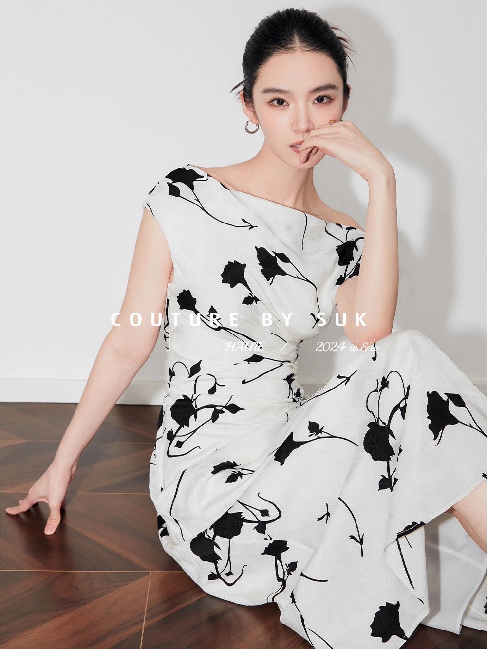 SUK Beautiful lady! 2024 New French Printed Long Skirt Summer White Sloping Shoulder Temperament Dress for Women