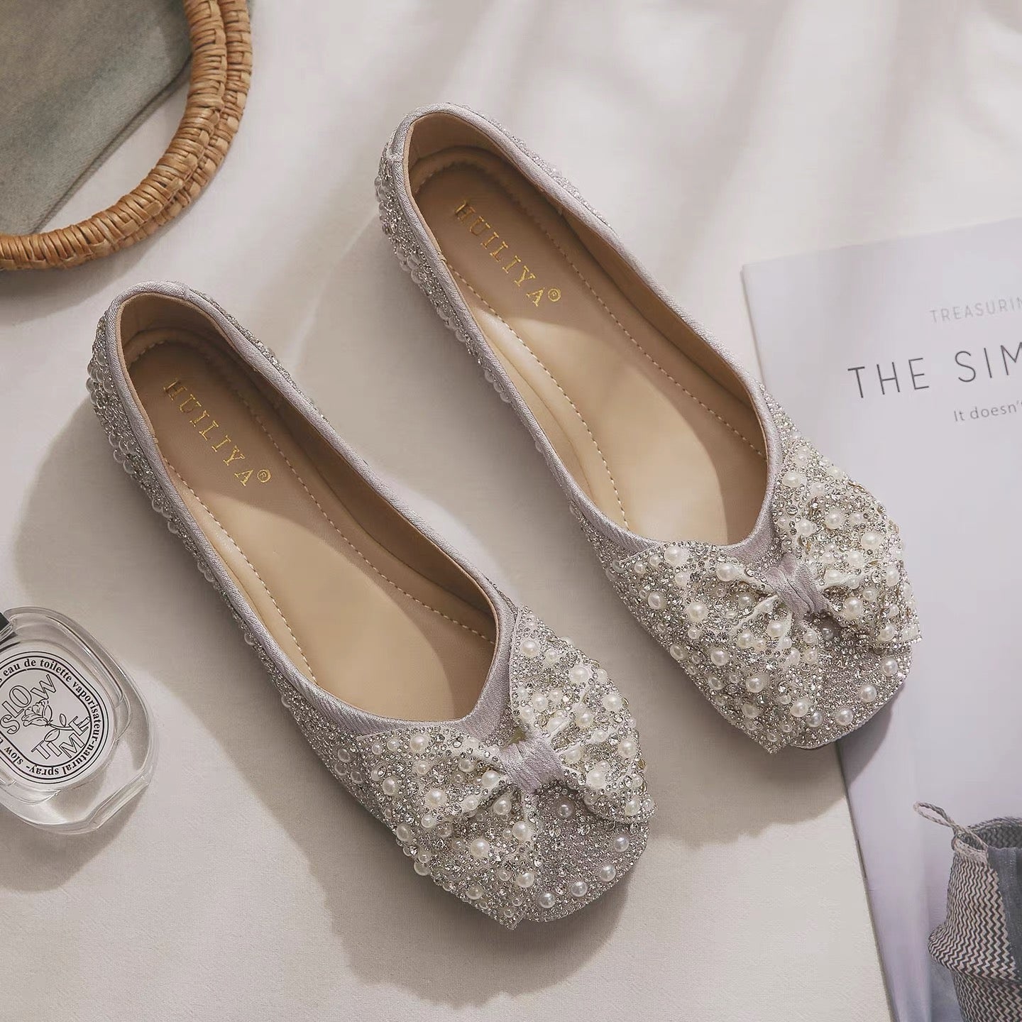 2026 New Spring/Summer Women's Rhinestone-Embellished Flats: Square-Toe Low-Cut Shoes (Perfect for Pairing with Skirts)
