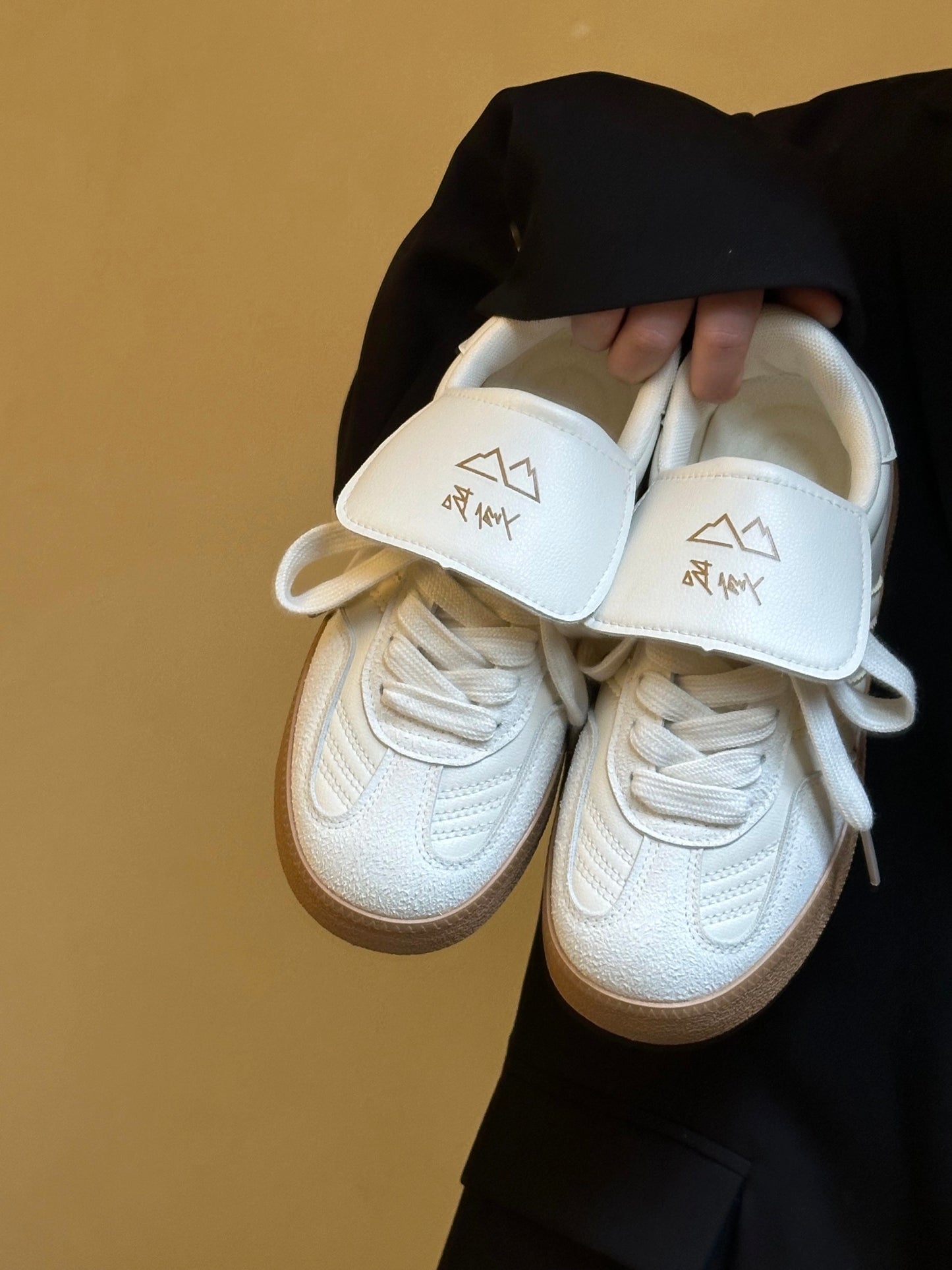 Lin Xiansan graffiti moral training shoes women's shoes 2024 new thick-soled white shoes retro Forrest Gump shoes sports casual shoes