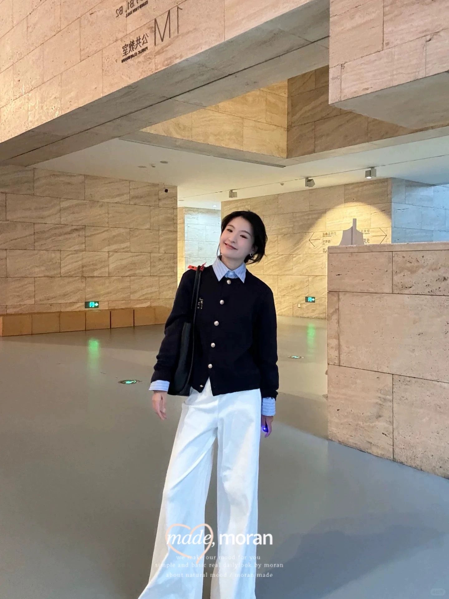 College style suit for women in autumn and winter, high-end feeling, old money gold button, navy blue sweater, knitted cardigan pants, two-piece suit