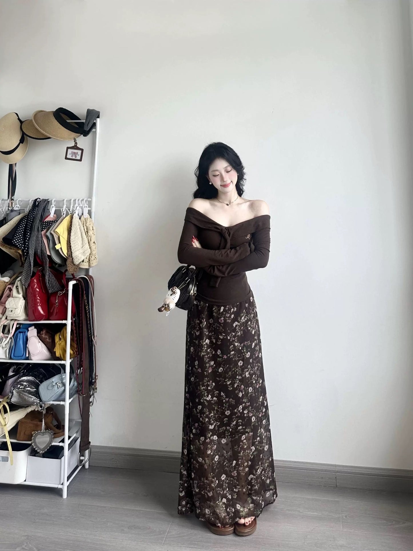 French retro one-shoulder off-shoulder pure desire slim-fitting blouse top floral skirt women's early autumn two-piece suit