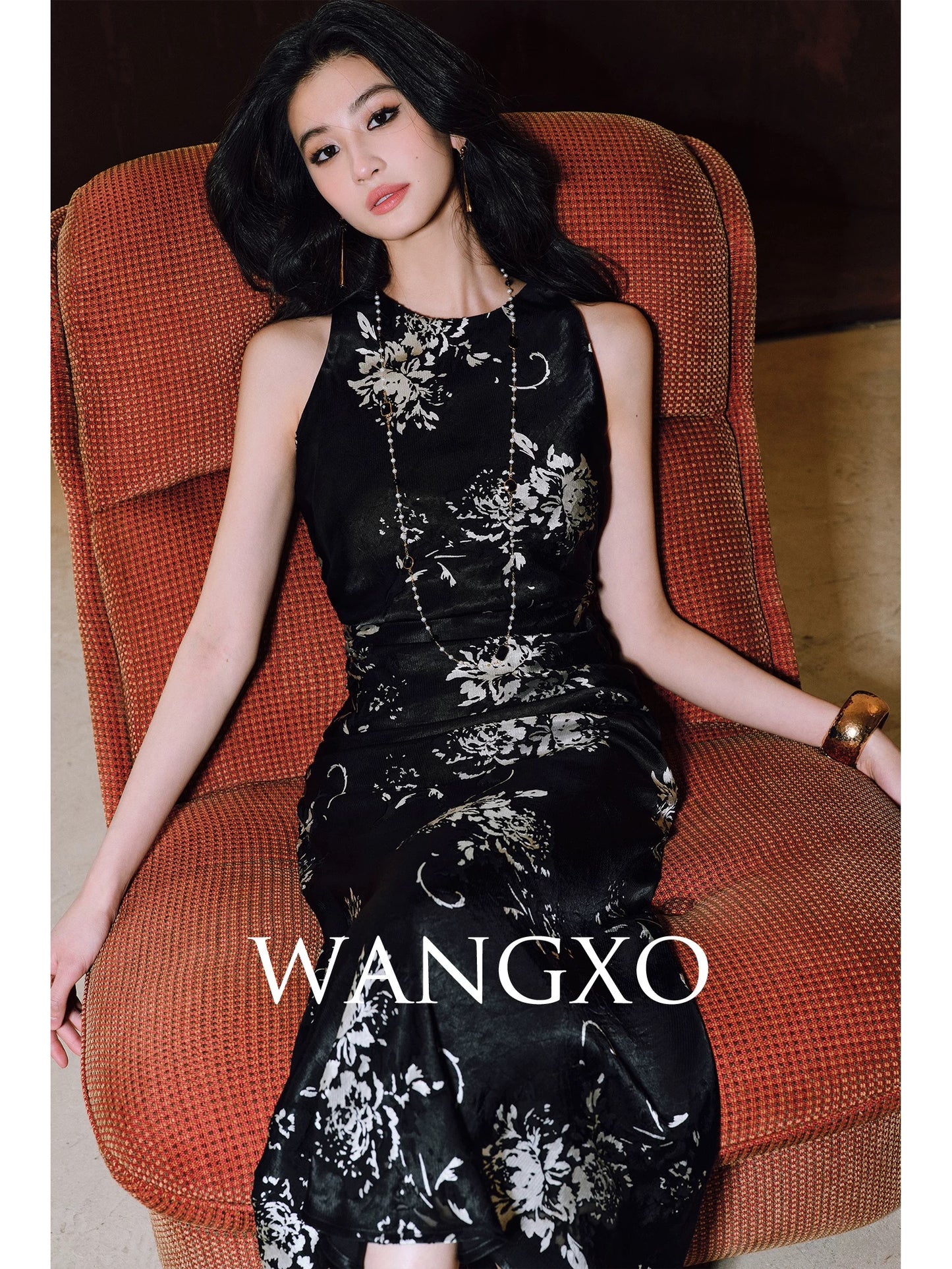 WANGXO|Strongly twisted double-sided mercerized silk cut flowers|Hand-made pleats|Stand-up shoulder-cut A-line dress