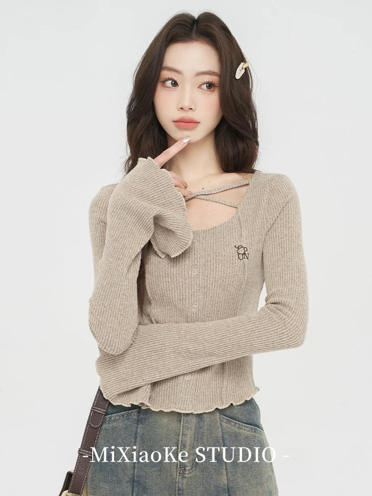 Mi Xiaoke design flared sleeve knitted sweater for women in early autumn hot girl suit slim fit bottoming shirt short top