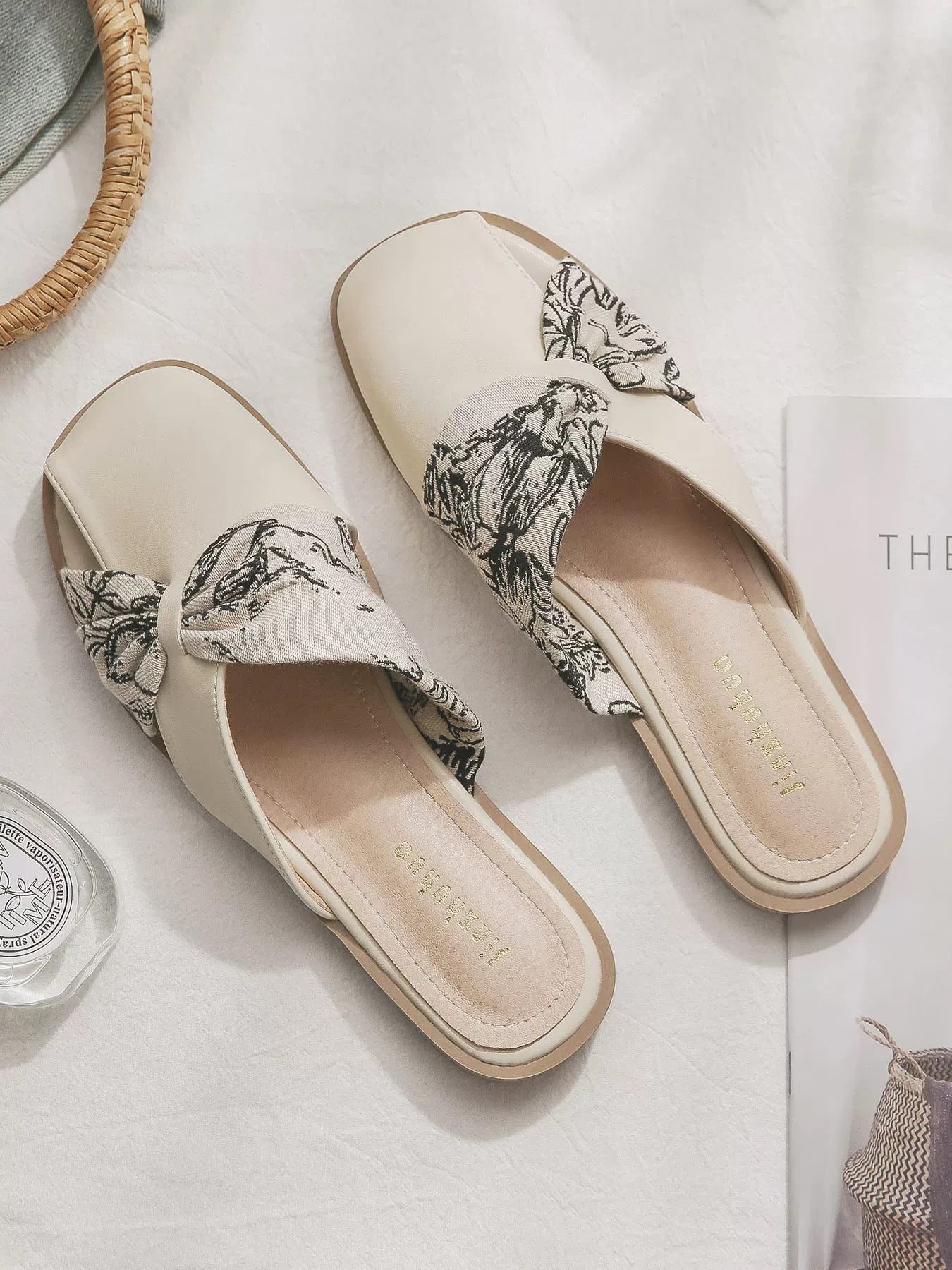 Sheepskin version ~ Evening wind gentle no heel lazy one-step flat French temperament closed head half slippers women summer