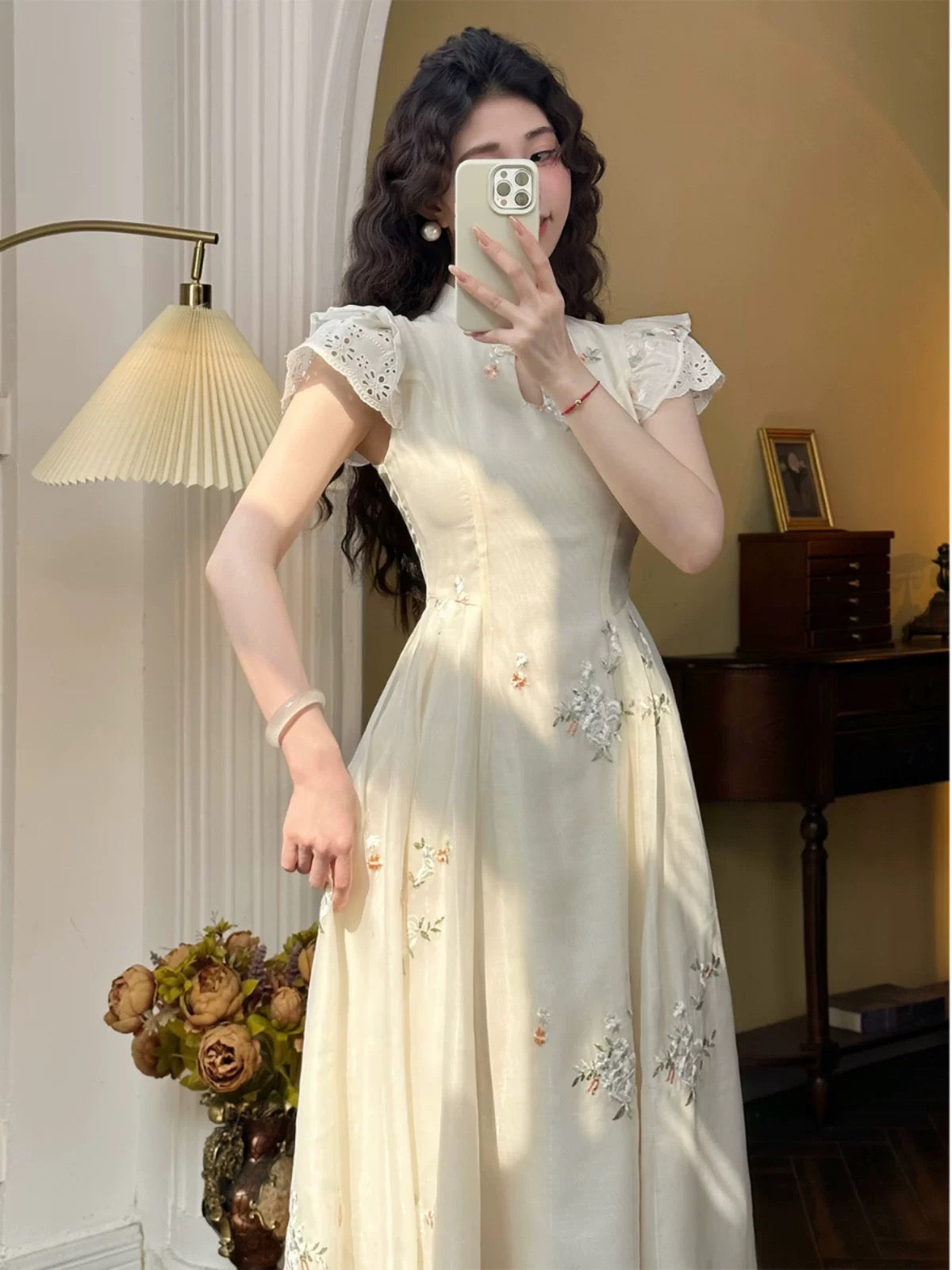Mrs. Xiao's Tingxi April new Chinese style flying sleeves improved cheongsam retro temperament national style embroidered dress for women