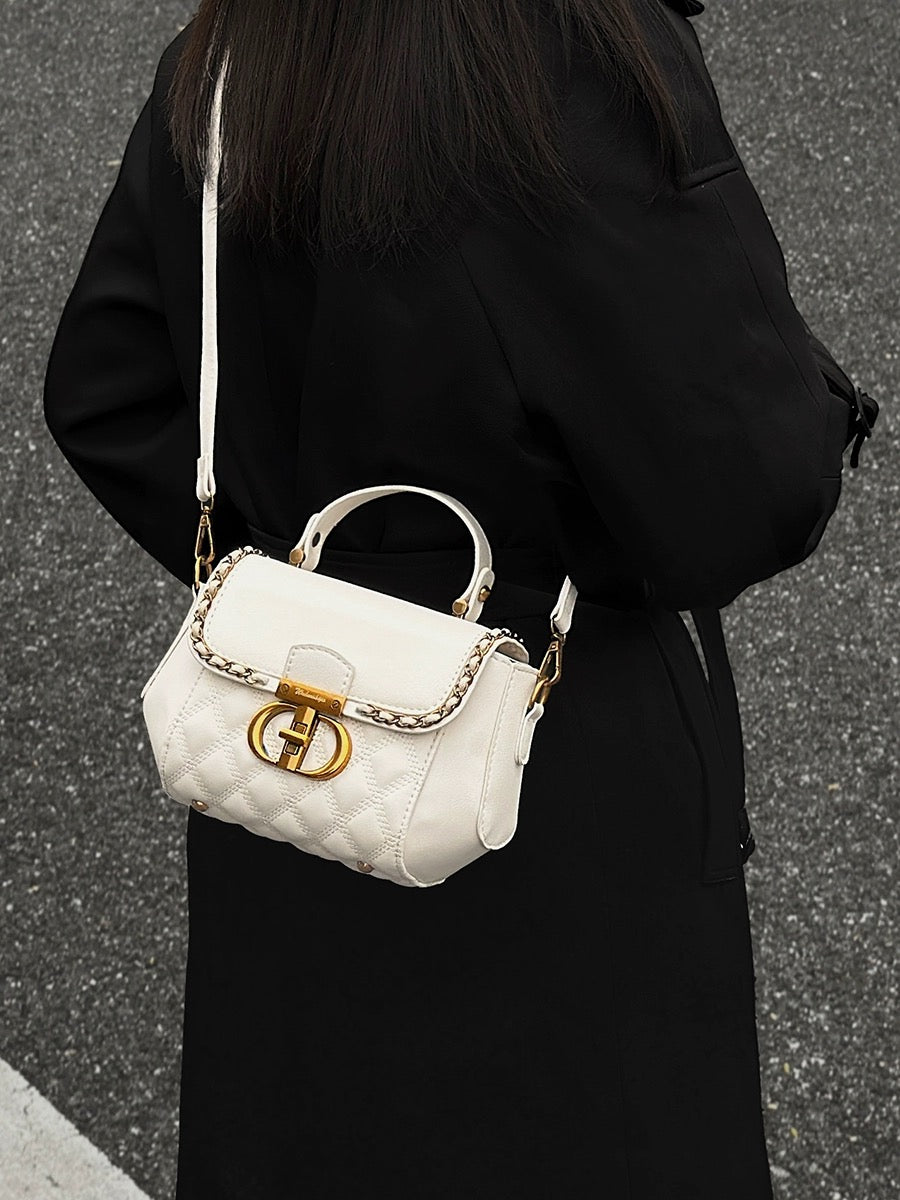 This year's popular small bags for women 2024 new summer versatile crossbody bag high-end niche portable small square bag