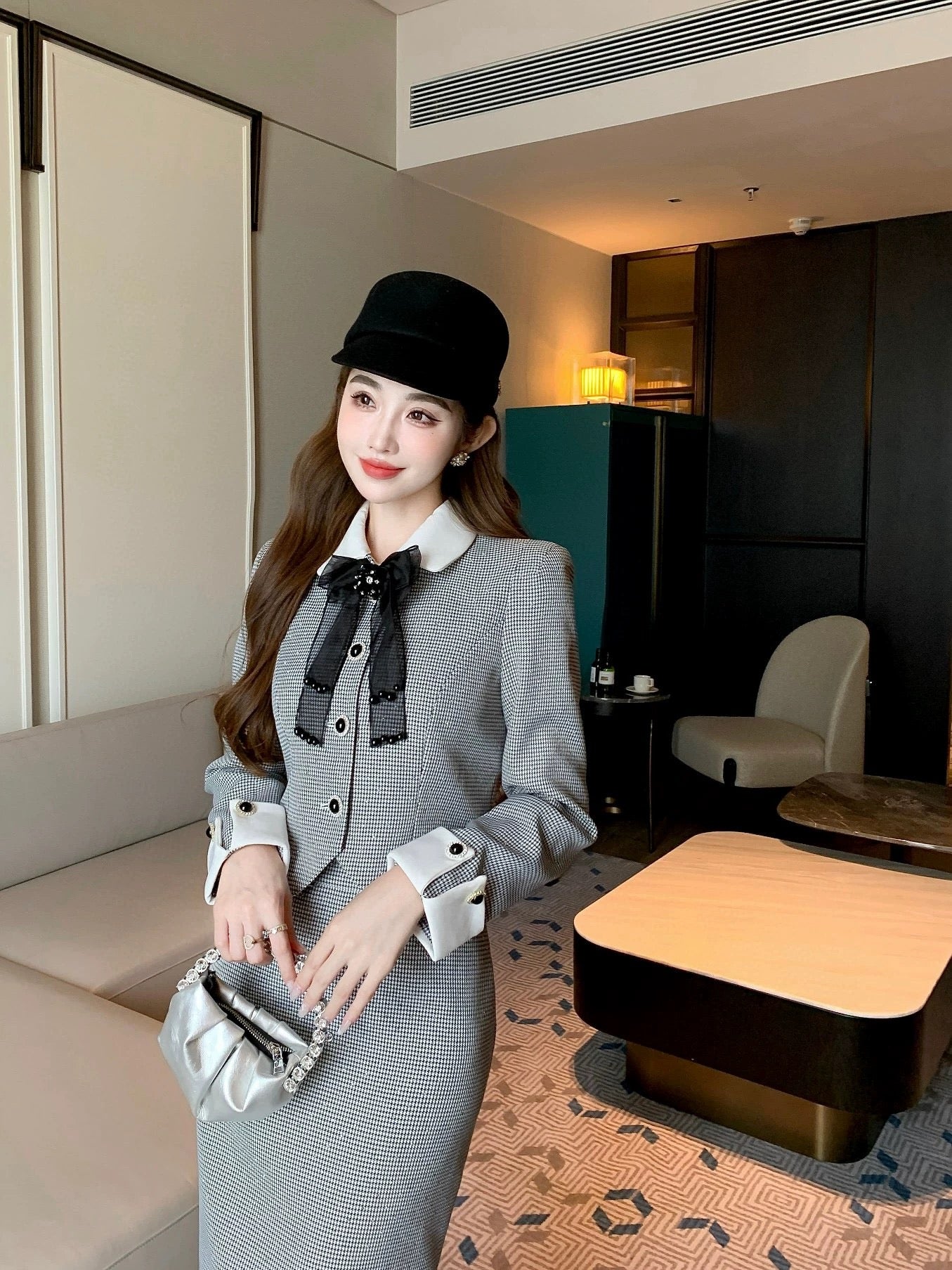 Autumn outfit mature royal sister style suit for women 2024 new houndstooth coat and skirt two-piece set Nanyou
