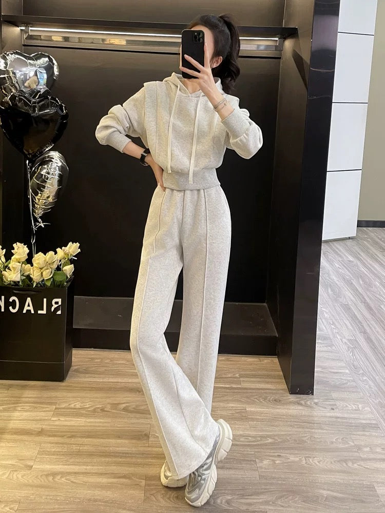 Salt style casual sports suit for women, autumn style, slimming and age-reducing short hooded sweatshirt, wide-leg pants two-piece set