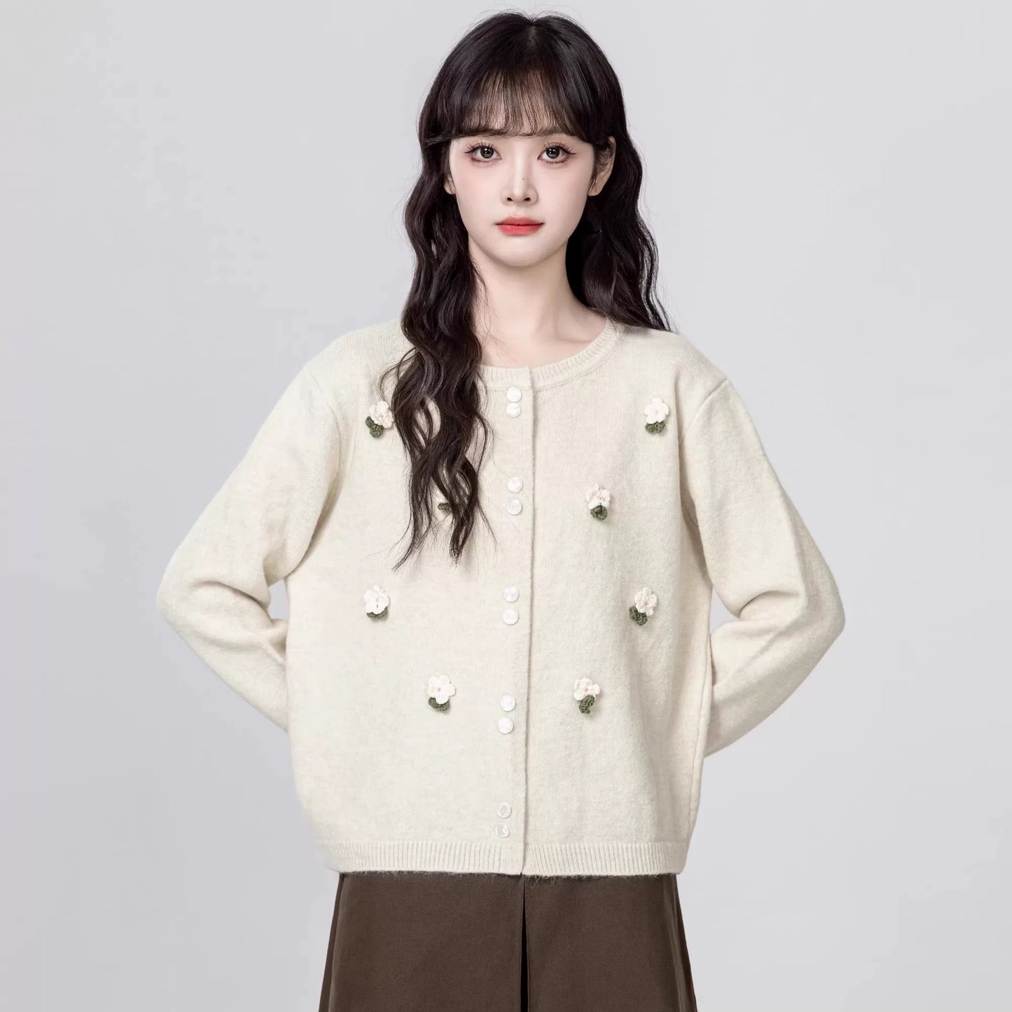 Gray sweater jacket women spring and autumn 2025 autumn new design loose flower knitted cardigan short top