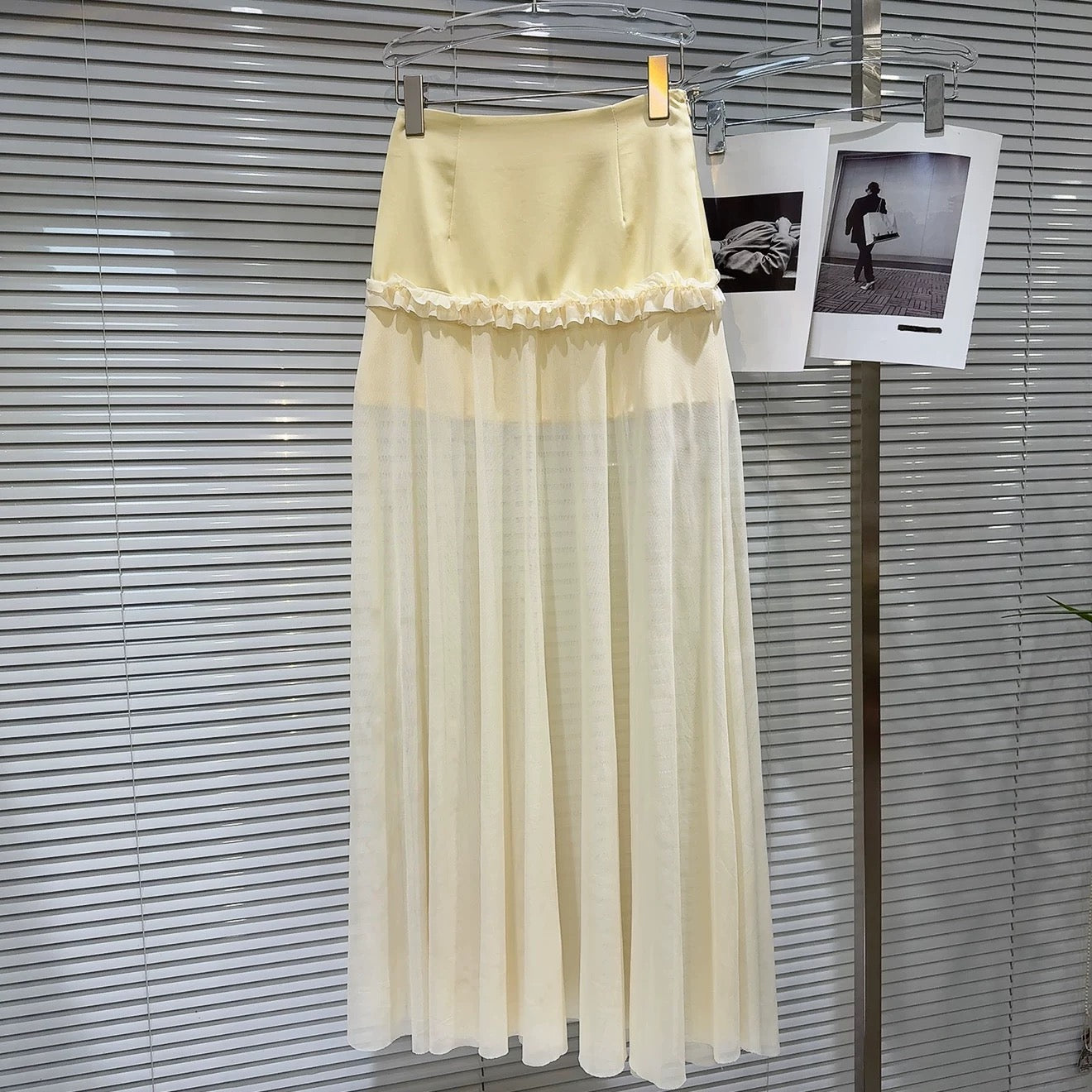 Popular online style, 2025 summer new sweet multi-layered ruffle halter neck vest + mesh long skirt thin set