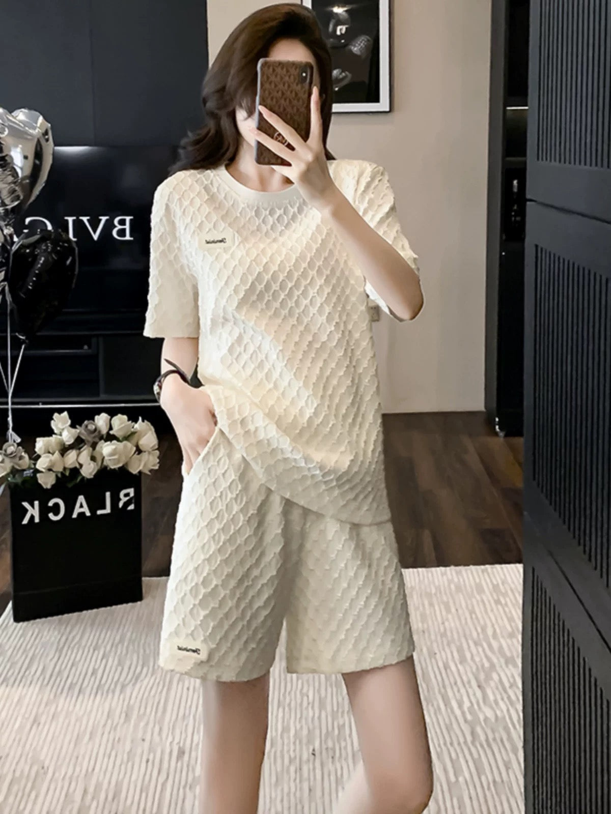 High-end European casual sports suit for women in summer, new style, short-sleeved T-shirt and shorts, two-piece suit