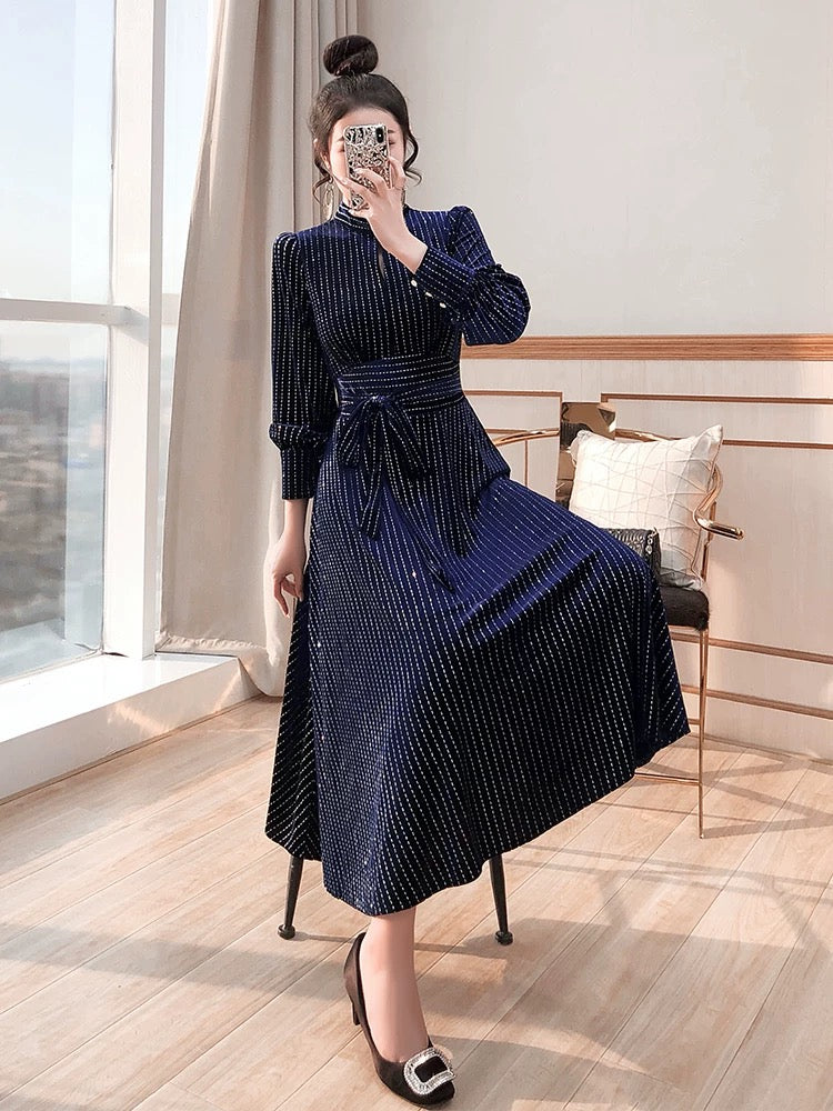 Waist-cinching skirt with various styles and temperament 2024 new women's autumn long skirt blue high-end velvet dress
