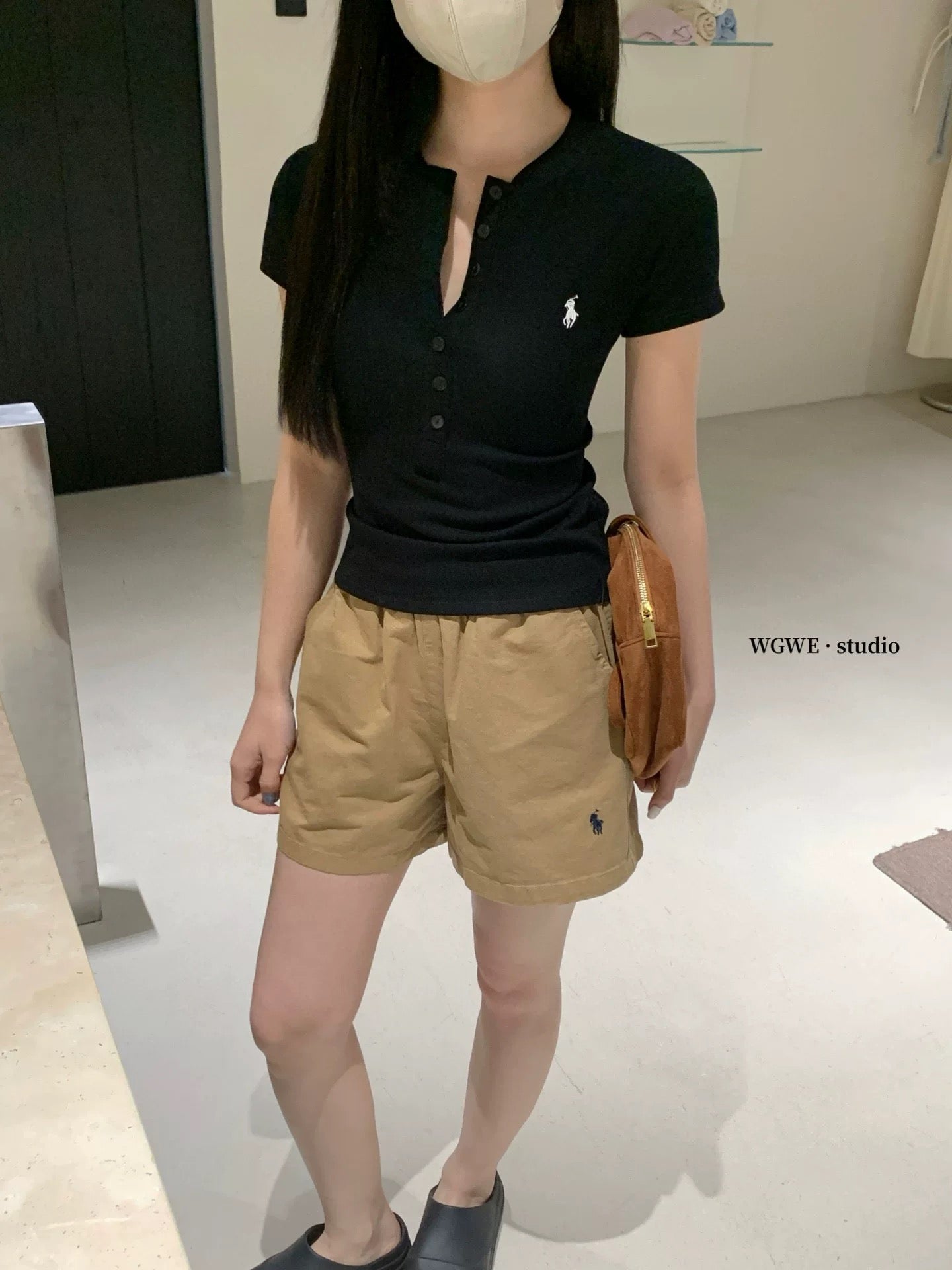 【WGWE】2025 Summer New Women's Design Button-up Small Hot Girl Embroidered Short-sleeved T-shirt Top