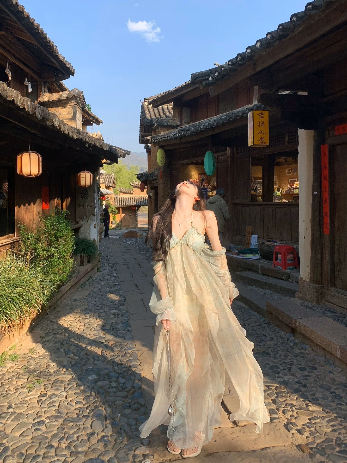 Yikett "Sake Tea Room" summer backless suspender dress for women with detachable sleeves
