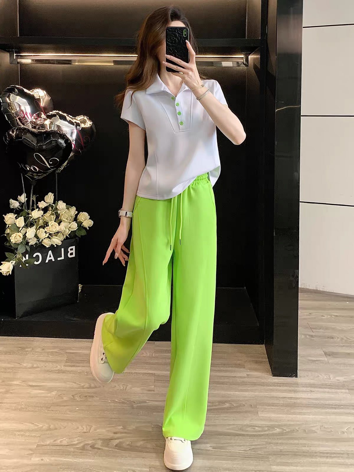Early Spring Women's 2-Piece Set: Polo-Collar Short-Sleeve Top & Wide-Leg Trousers – Casual, Sporty, Chic, and Stylish (Summer 2026)