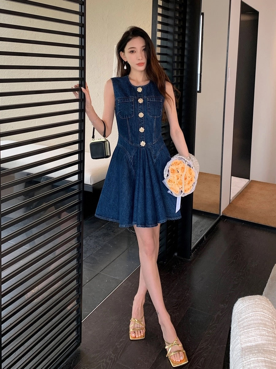 Celebrities' same style sleeveless vest denim skirt fashionable waist-cinching super good-looking dress 2024 new style women's summer