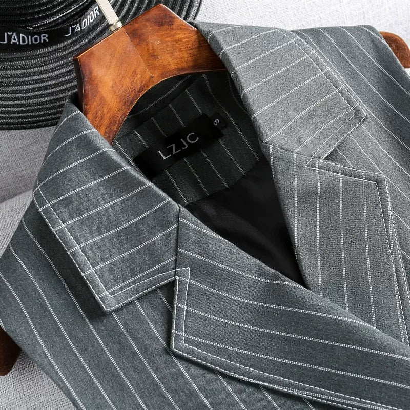 Striped Women's Vest Women's 2023 Spring and Autumn New Style Small Short Suit Collar Vest Clip Belt Pressed White Line Design