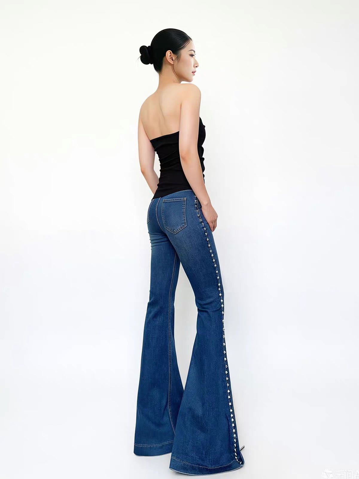 Yangyang Women's Retro High-Waisted Wide-Flare Jeans – Summer Style with Elaborate Stud Detailing, Stretch Fabric, and Length Suitable for Tall Women