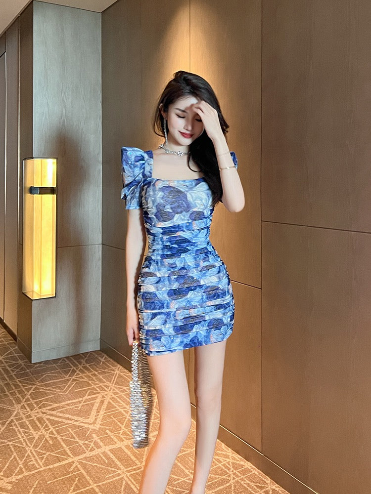 European Station 2023 New Sexy Sweet and Spicy Wind Wrinkle Slim Temperament French Floral Short Package Hip Dress Summer