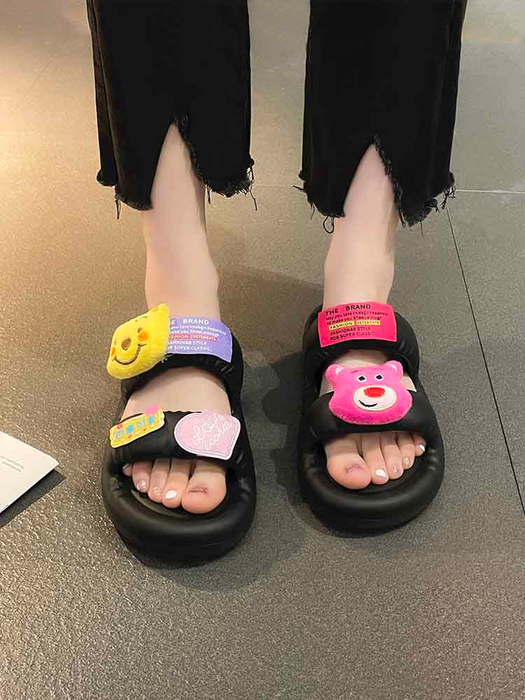 Stepping on Shit Feeling Cute Strawberry Bear Slippers Women's Summer Wear 2023 New Thick-soled Comfortable Non-slip Flip-flop Beach Shoes