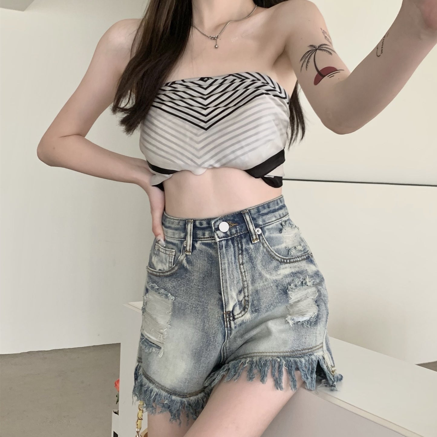 Design sense raw edge denim shorts women's summer washed pants high waist hot girls hot pants straight pants loose wide leg pants