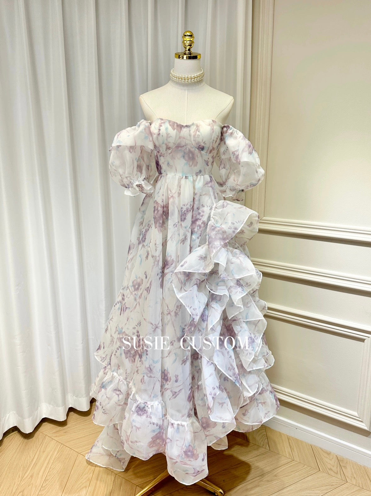 Heavy French style princess dress with chest pad, puff sleeves, off-the-shoulder, ruffles, slits, large swing, floor-length trailing tail