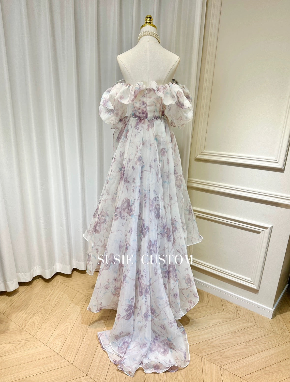 Heavy French style princess dress with chest pad, puff sleeves, off-the-shoulder, ruffles, slits, large swing, floor-length trailing tail