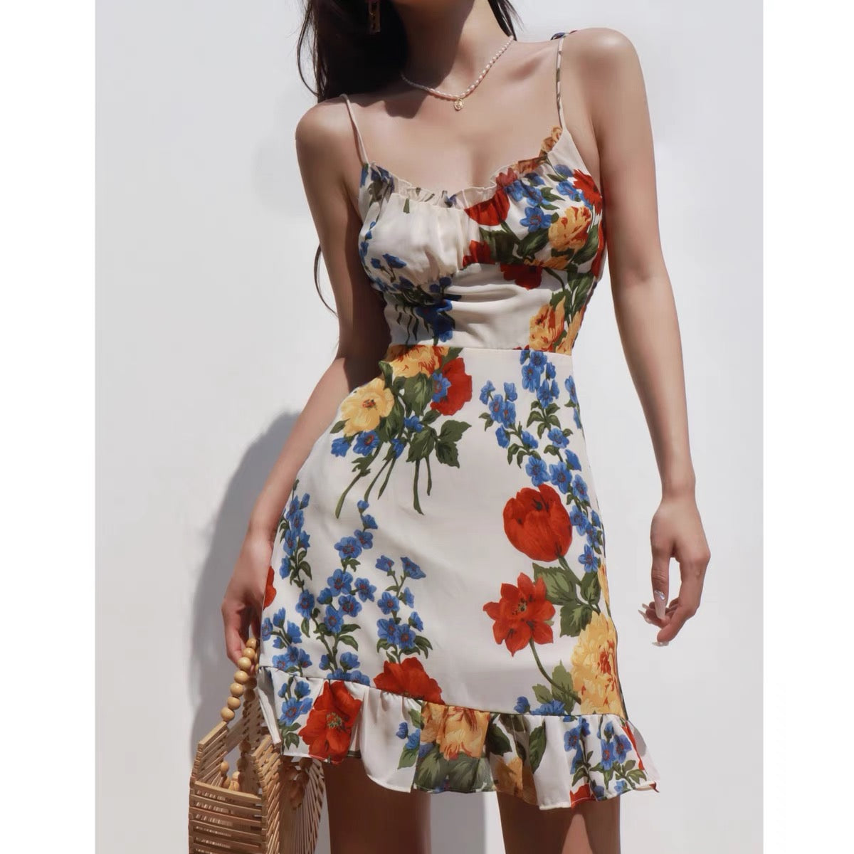 European and American retro girl fresh lotus leaf thin shoulder strap holiday dress waist was thin straps suspender skirt short skirt
