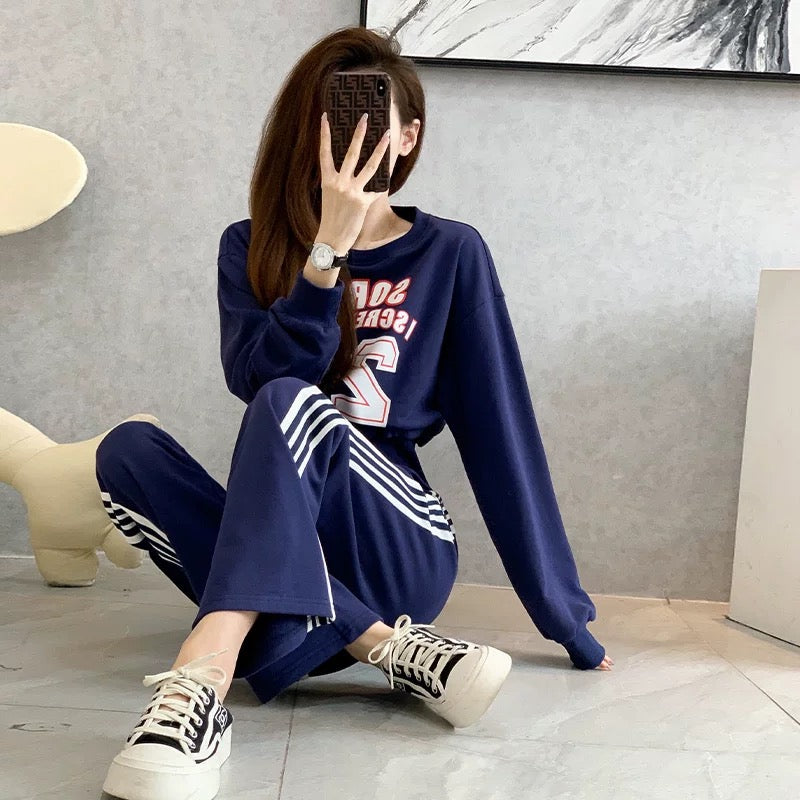 Sports and leisure suits women's autumn 2022 new western style fashionable thin sweater wide-leg pants bomb street explosion style two-piece suit