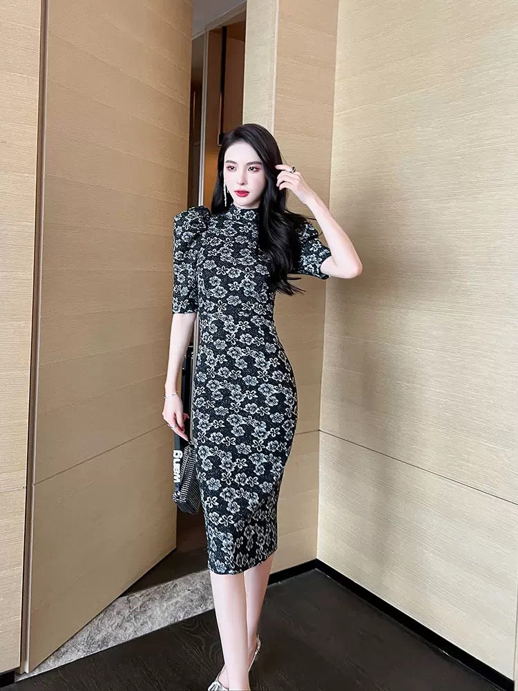 European station French retro light luxury temperament floral dress female 2022 new style slimming bag hip improved cheongsam 1547